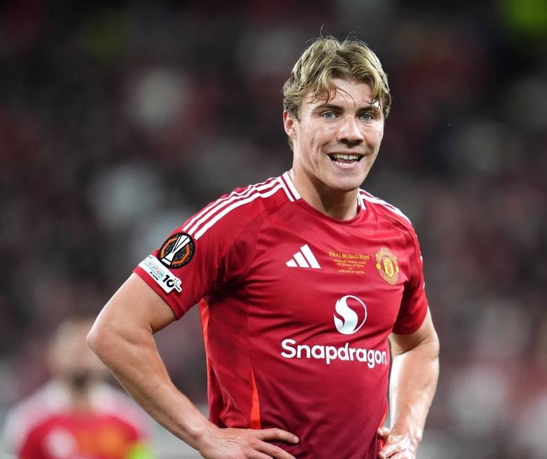 曼联又被拒绝了！曝维拉拒绝出售沃特金斯，8000万镑买杰克逊？